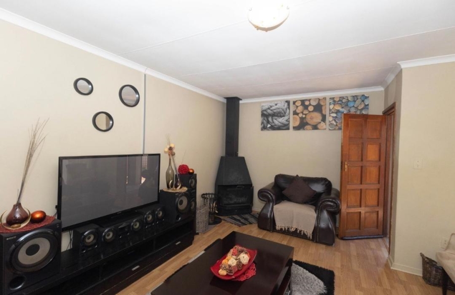 3 Bedroom Property for Sale in Pellissier Free State